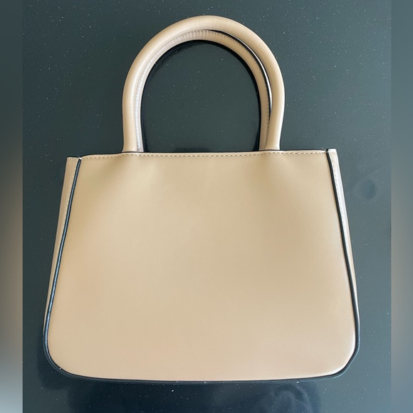 PRADA HAND BAG - Picture 2 of 12